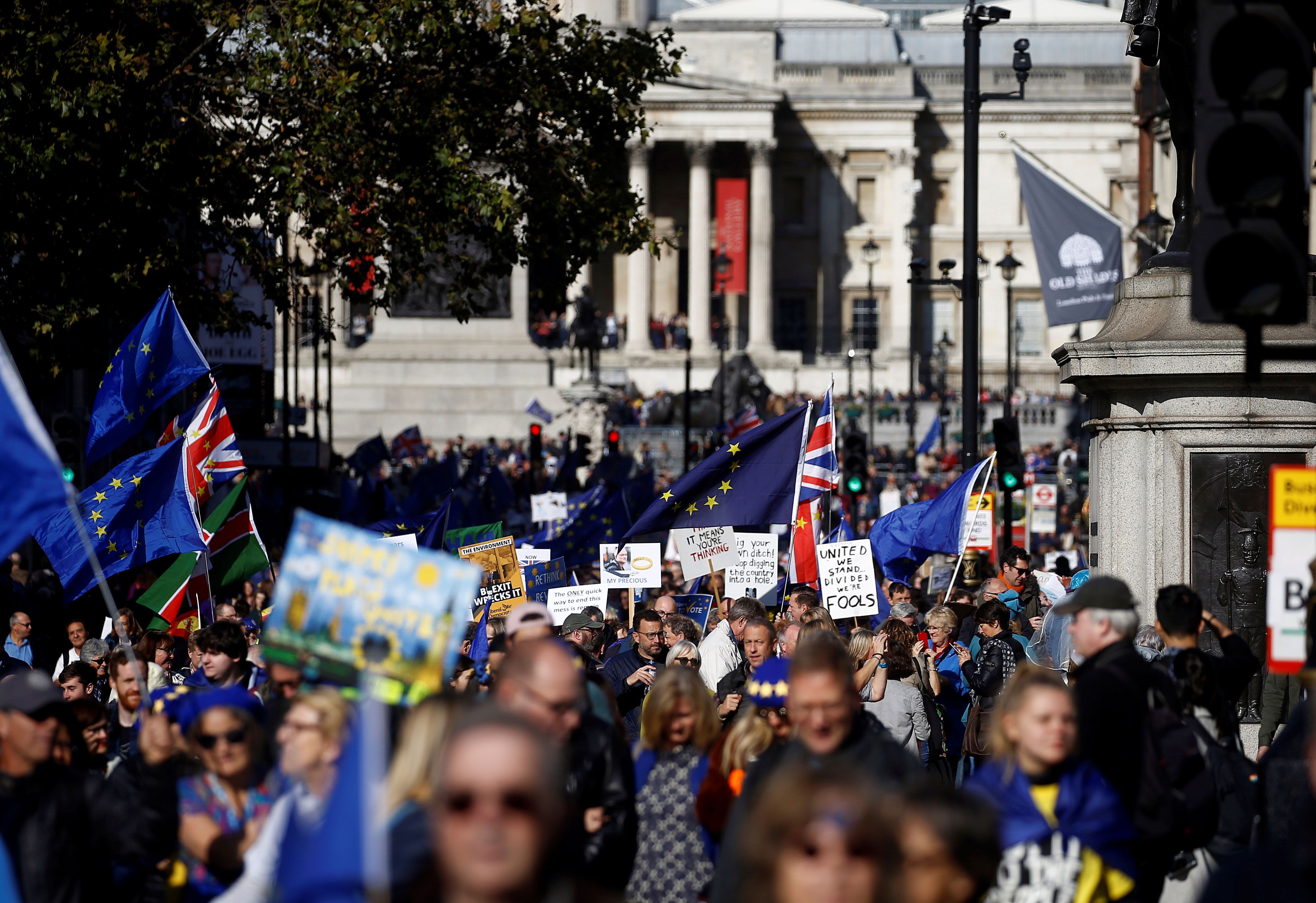 Manifestantes proeuropeos se manifiestan contra el Brexit (REUTERS/Henry Nicholls)