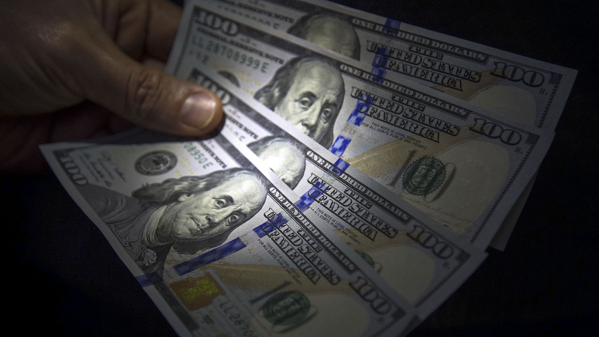 Hoy el dólar contado con liqui alcanzó un récord de $84,91 (Foto NA)