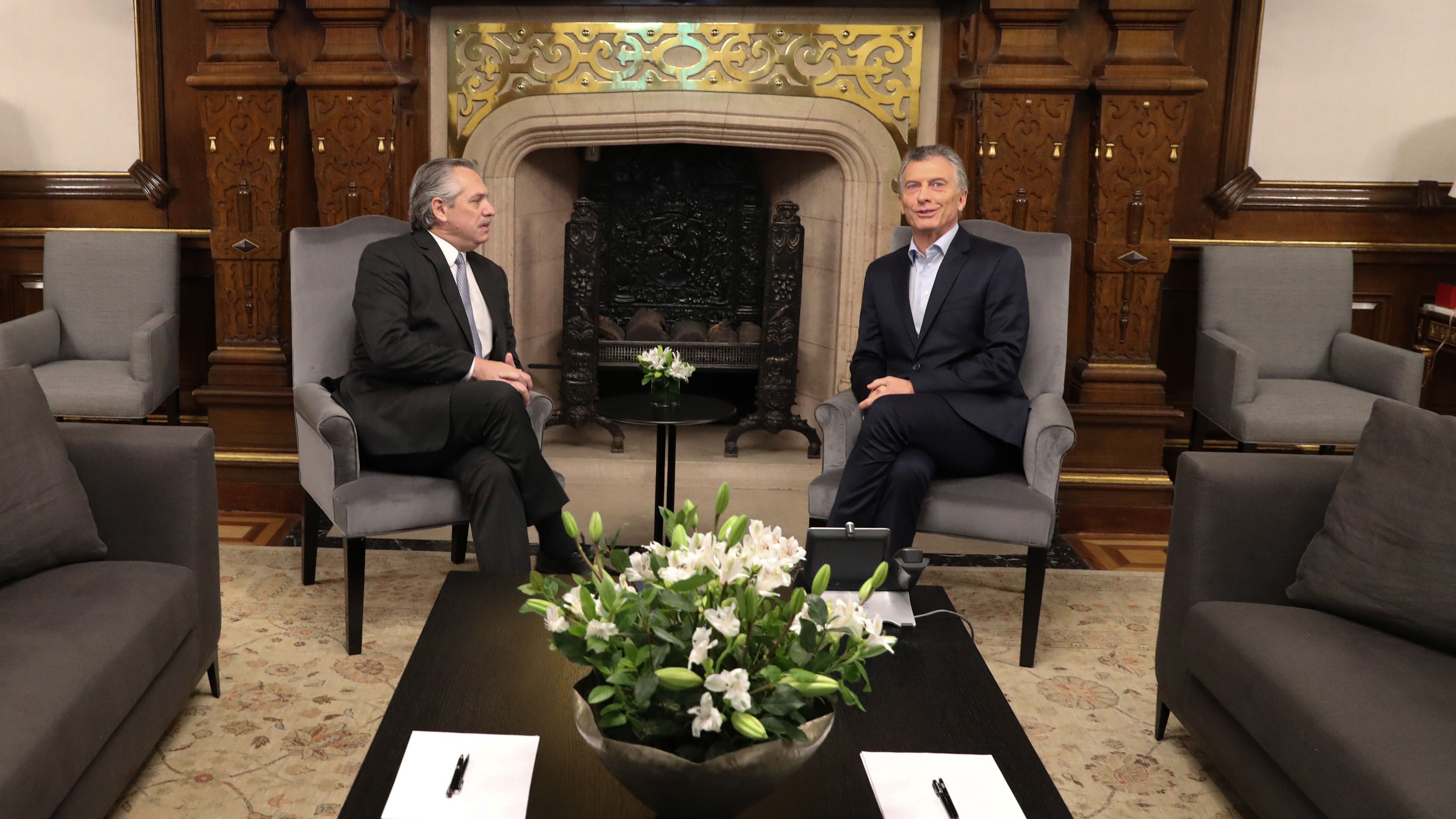 Mauricio Macri y Alberto Fernández durante su reunión por la transición en la Casa Rosada