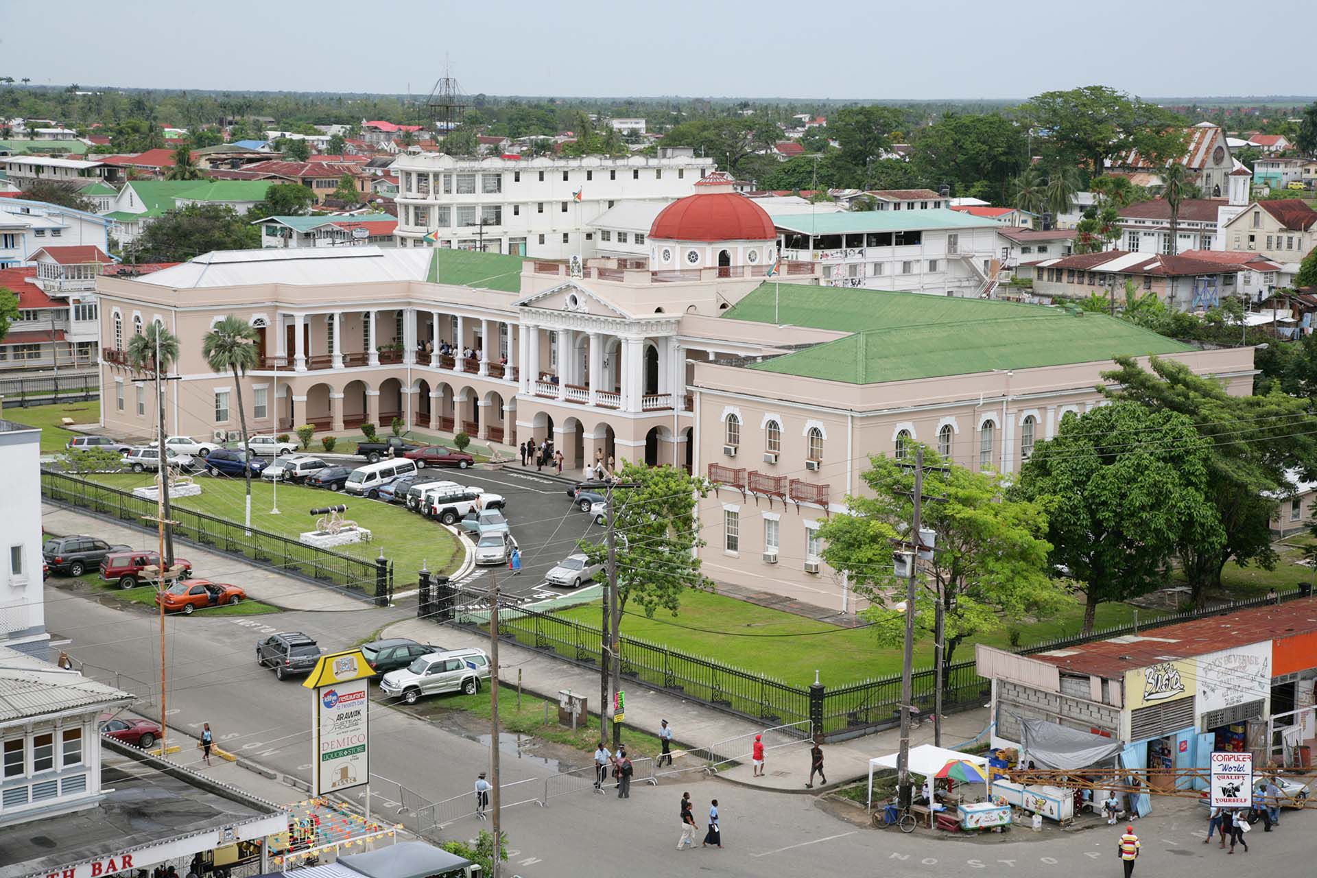 Vista panorámica del Palacio gubernamental en Georgetown, capital de Guyana (Shutterstock)