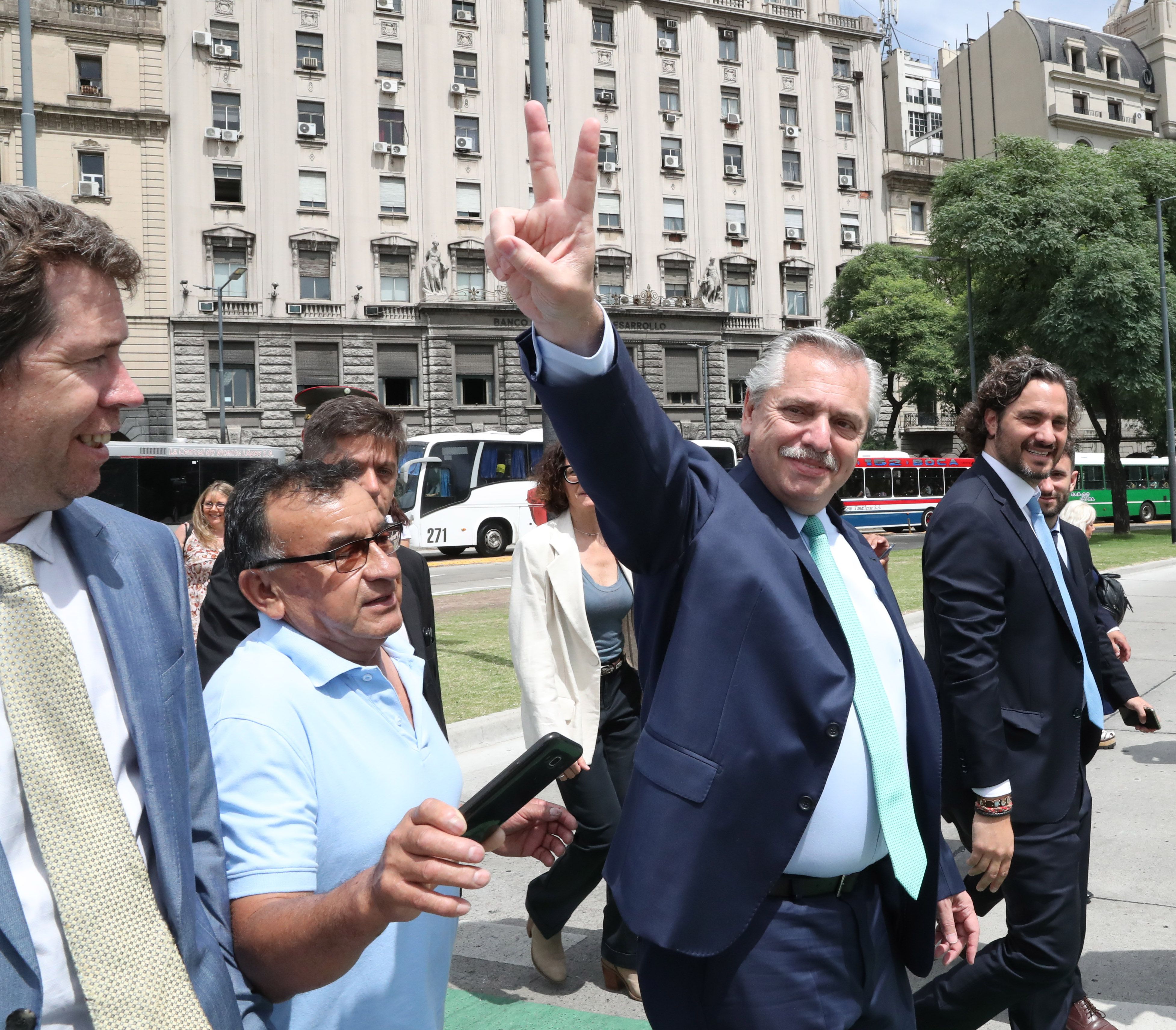 Alberto Fernández encomendó al jefe de Gabinete Santiago Cafiero armar un equipo para tratar de cerrar la grieta en Argentina (Presidencia)