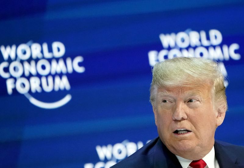 El presidente de Estados Unidos, Donald Trump, pronuncia un discurso ante la cumbre de Davos del Foro Económico Mundial. Enero 21, 2020. REUTERS/Denis Balibouse
