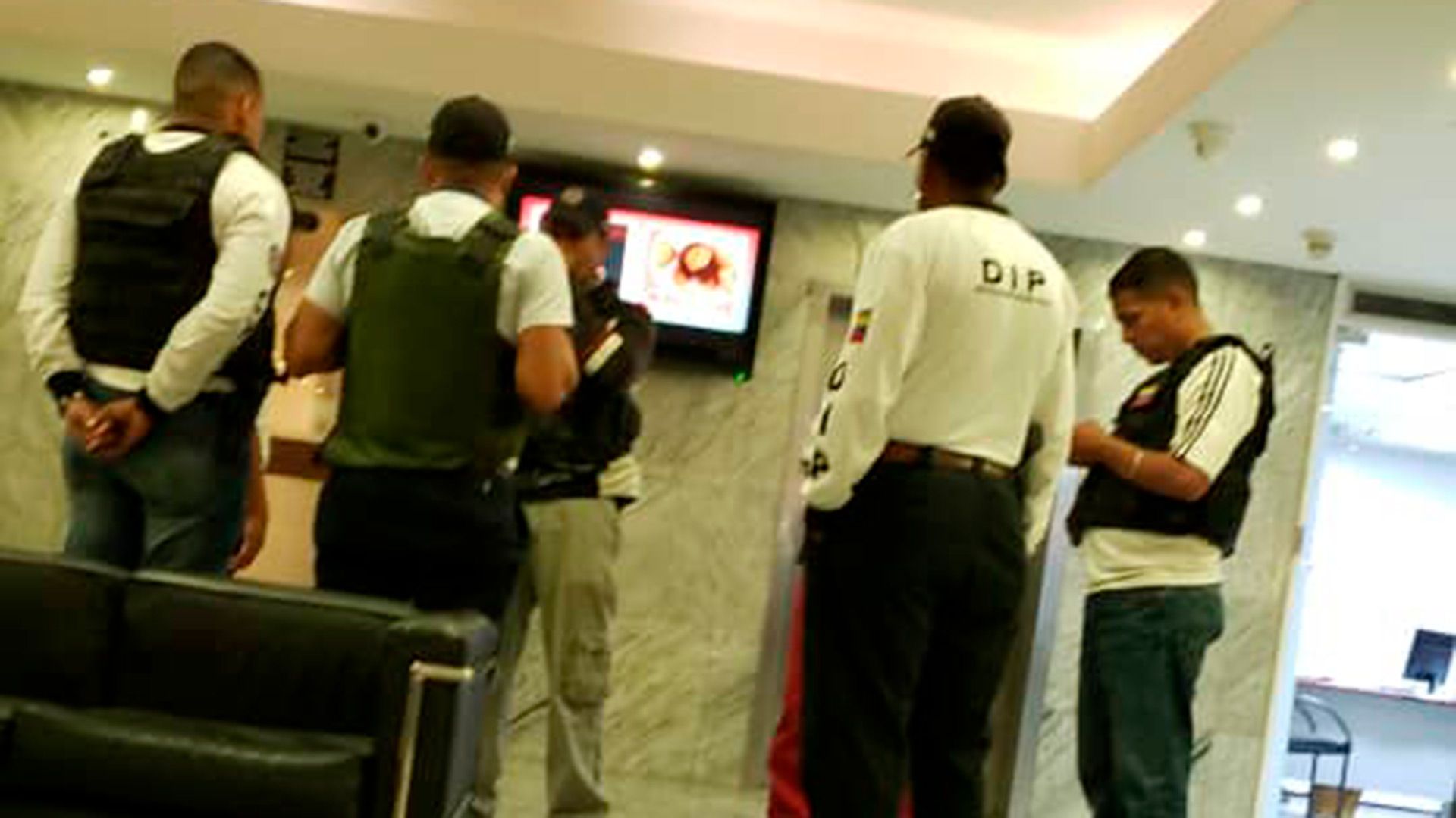 Agentes del FAES se encuentran en el hotel Paseo Las Mercedes