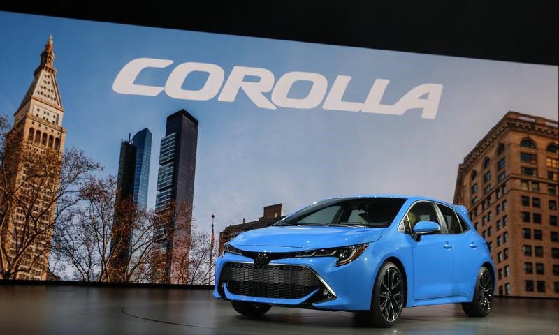 FOTO DE ARCHIVO: El Toyota Corolla 2019 presentado en el Auto Show de Nueva York. 28 de marzo de 2018. REUTERS/Shannon Stapleton