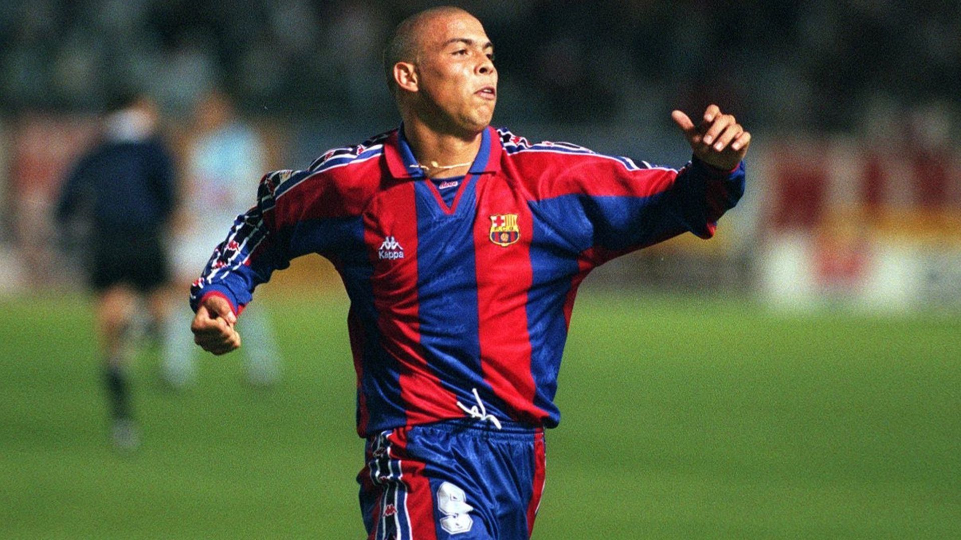 Ronaldo jugó solo una temporada en el Barcelona