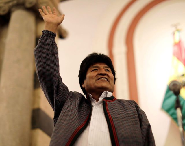 Tensión en Bolivia: el Tribunal Electoral declaró ganador a Evo Morales en primera vuelta pero la OEA, la UE y la oposición reclaman que se realice el balotaje