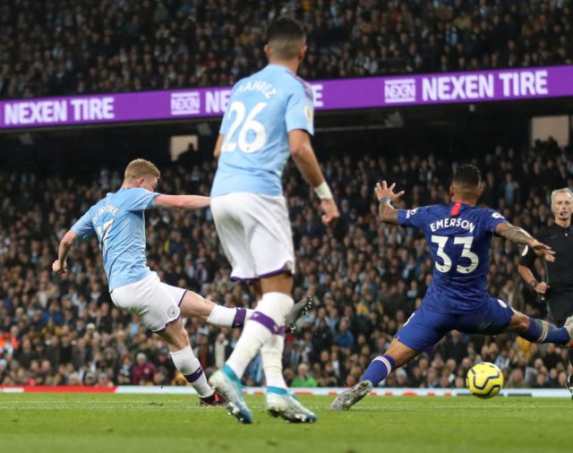 Manchester City remontó ante el Chelsea en el partido estelar de la Fecha 13 y se afianzó en el podio de la Premier League