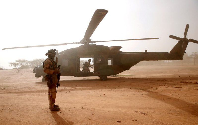 Mueren 13 soldados franceses en operación contra yihadistas en Mali
