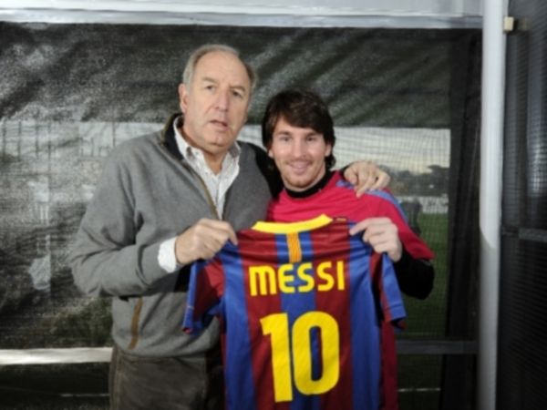 Las revelaciones del hombre que fichó a Messi en el Barcelona: los “partidos trampa”, por qué no rinde igual en su Selección y lo que lo diferencia de Maradona