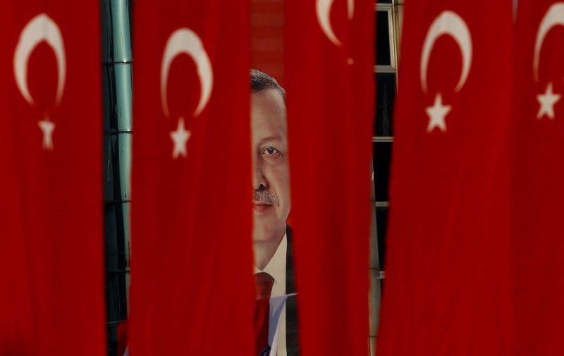 Turquía retiene a empresario en la cárcel pese a solicitud de liberación de tribunal europeo