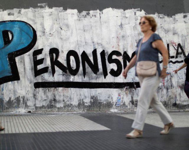 Mercado bonos argentinos cae, provincia Buenos Aires extiende plazo diferir vencimiento deuda