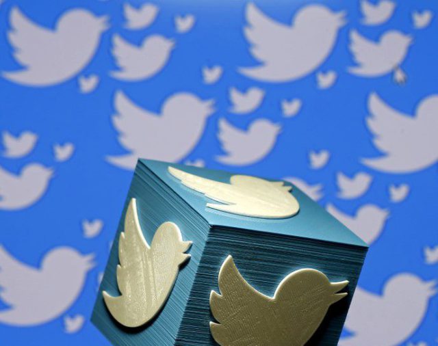 Twitter anota por primera vez ingreso trimestral de 1.000 mln dlr; presenta panorama flojo