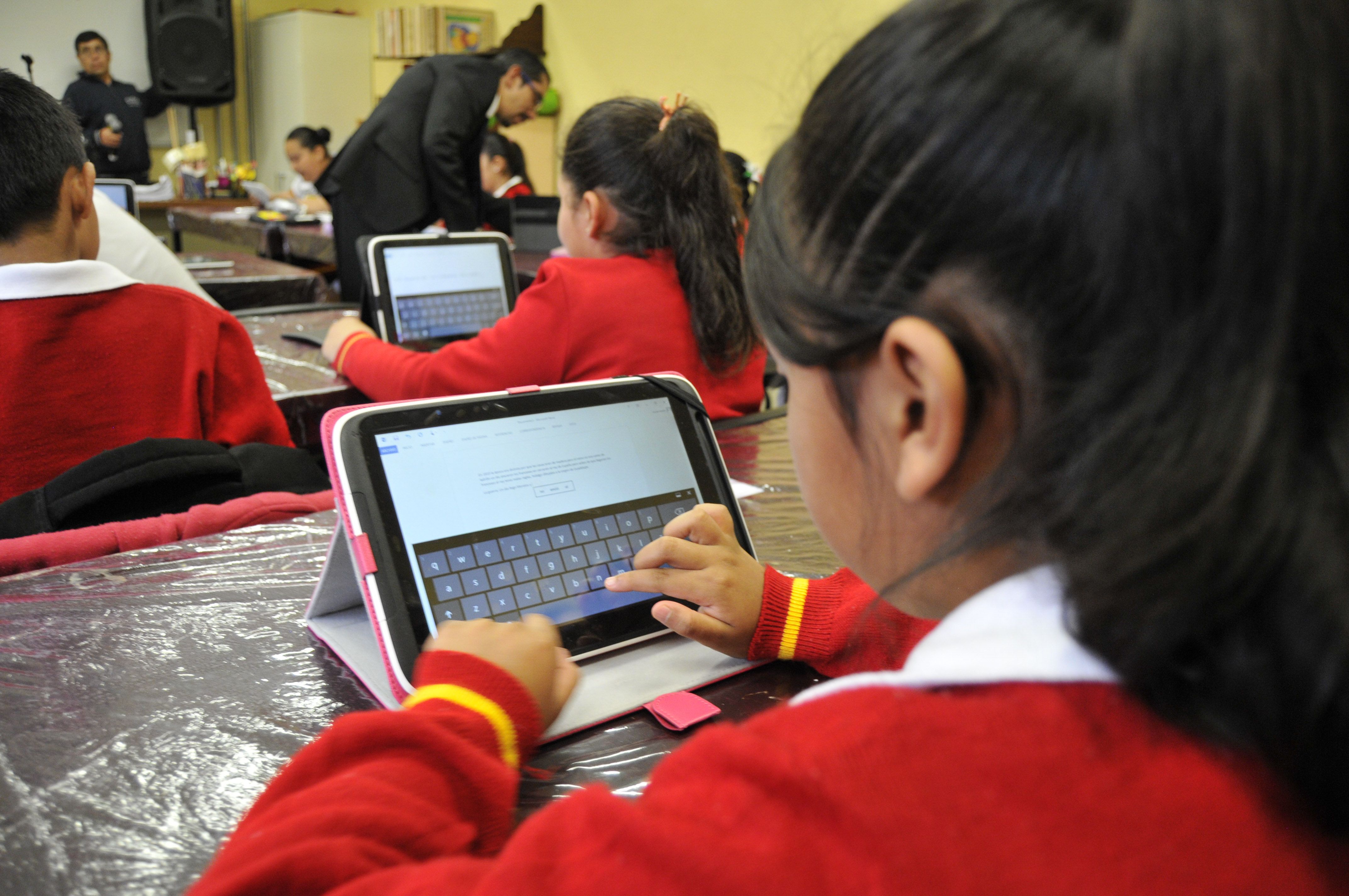 Alumnos de la SEP en todo México podrán tomar sus clases a través de la televisión, radio, o en línea (Foto: Saúl López/cuartoscuro.com)