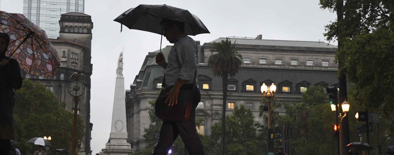 Rige una alerta meteorológica por lluvias y tormentas fuertes en la Ciudad y Provincia de Buenos Aires