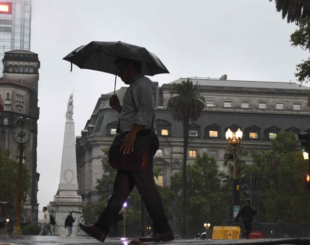 Rige una alerta meteorológica por lluvias y tormentas fuertes en la Ciudad y Provincia de Buenos Aires