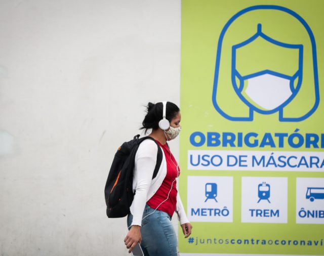 Economistas prevén que la retracción en Brasil superará el cinco por ciento por el coronavirus