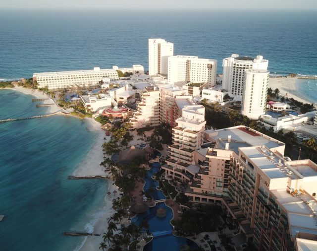 El Caribe mexicano apunta al turismo nacional para salir de la crisis