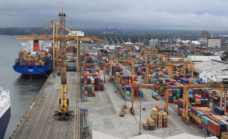 La AFIP ejercerá más control sobre las operaciones de comercio exterior para evitar la subfacturación