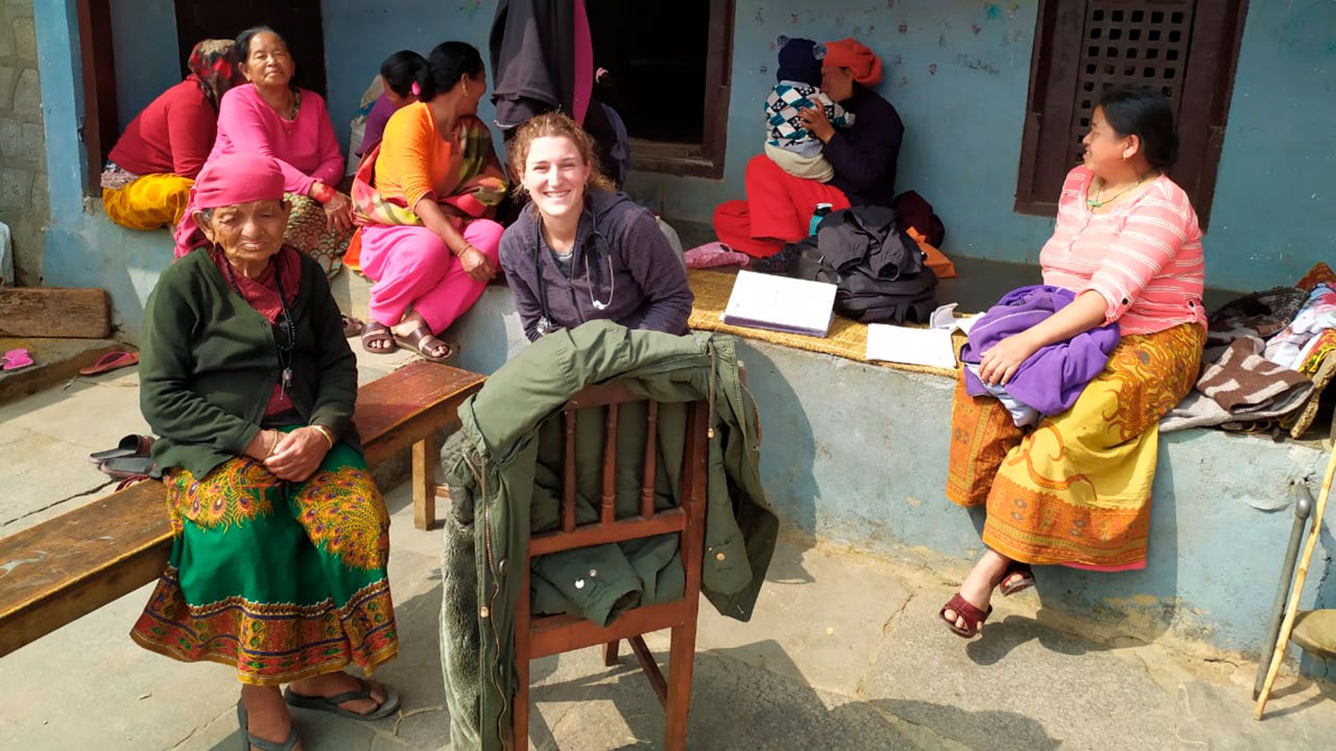 Heliana Pozzato tiene 31 años y se fue a Nepal para ser voluntaria en una sala sanitaria a los pies del Himalaya