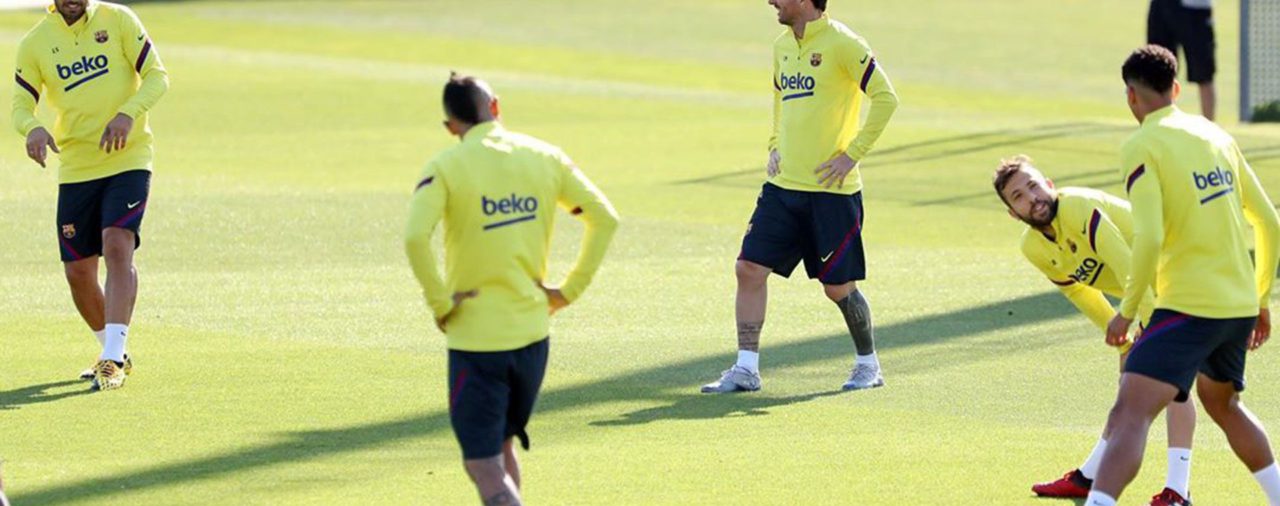 Lionel Messi volvió a entrenar en grupo en medio de la pandemia de coronavirus