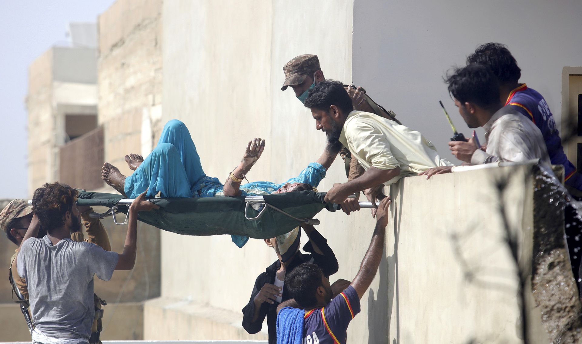 Se estrelló cerca del aeropuerto de Karachi (AP Photo/Fareed Khan)