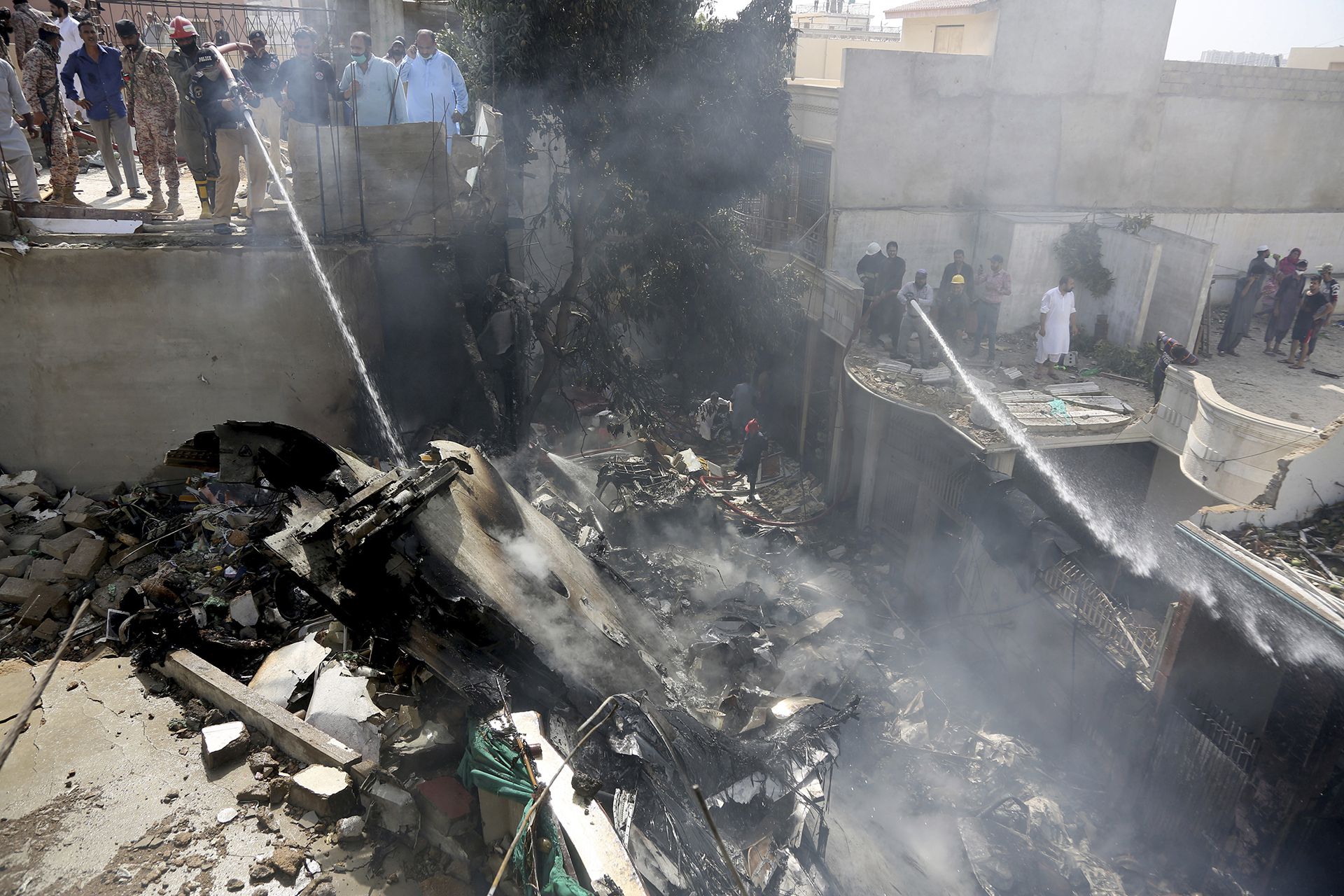 El país asiático vivió en 2012 uno de sus peores tragedias aéreas, cuando 138 personas murieron en el accidente de un avión cerca de Islamabad (AP Photo/Fareed Khan)