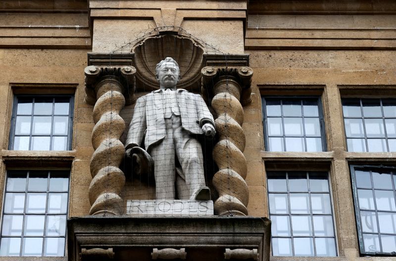 Imagen de archivo de la estatua del colonialista Cecil Rhodes en el Oriel College de Oxford, Reino Unido. 18 junio 2020. REUTERS/Eddie Keogh
