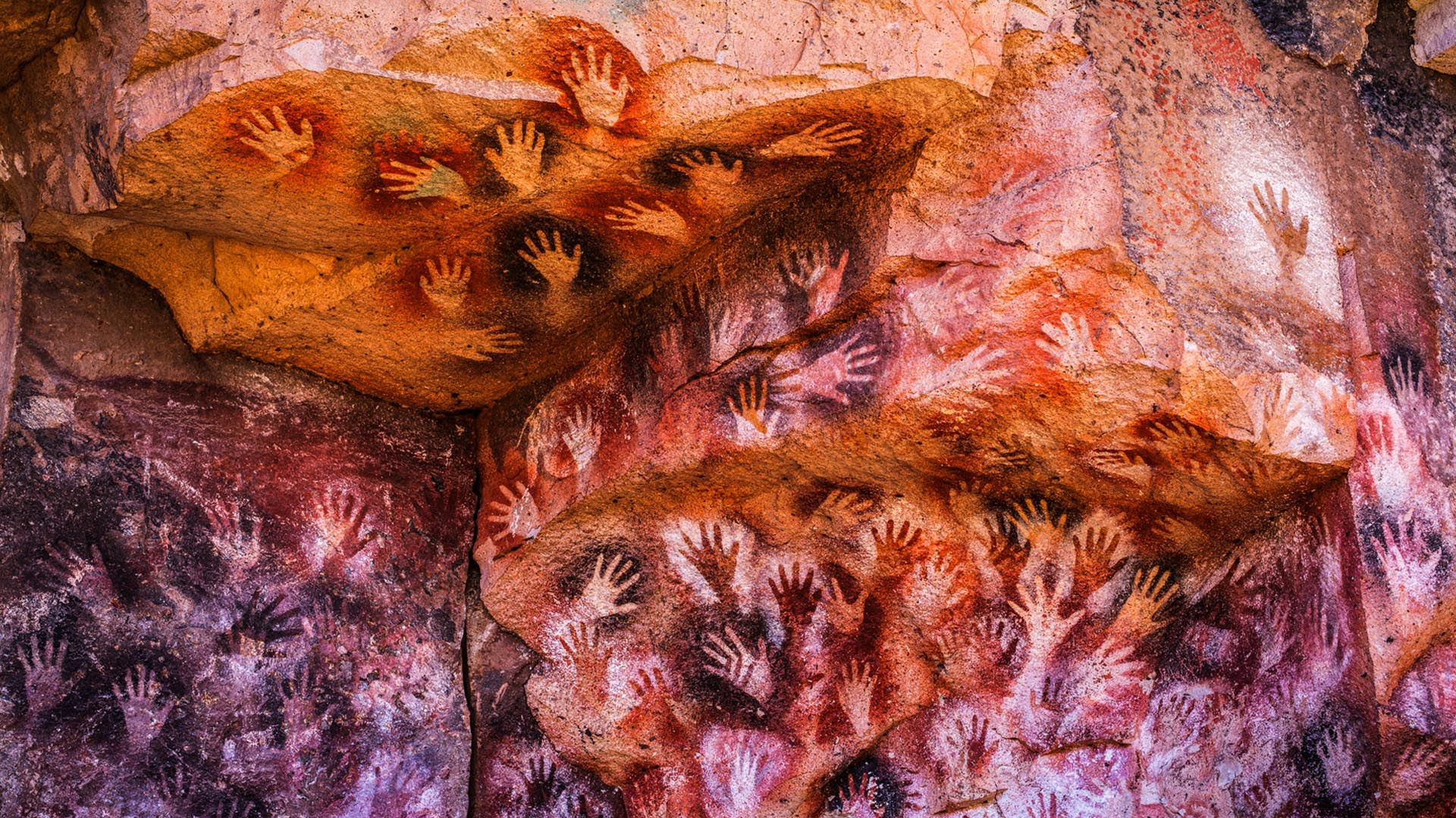 La pintura de las manos que le da el nombre a esta cueva.