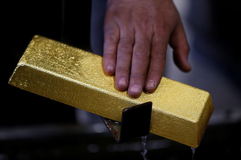 Penmont les regresó los terrenos, donde quedó una gran cantidad de oro en una gran alberca con cianuro donde se extrae el metal oro (Foto: Umit Bektas/REUTERS)