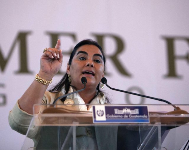 Ordenan liberar a la ex primera dama hondureña condenada por corrupción