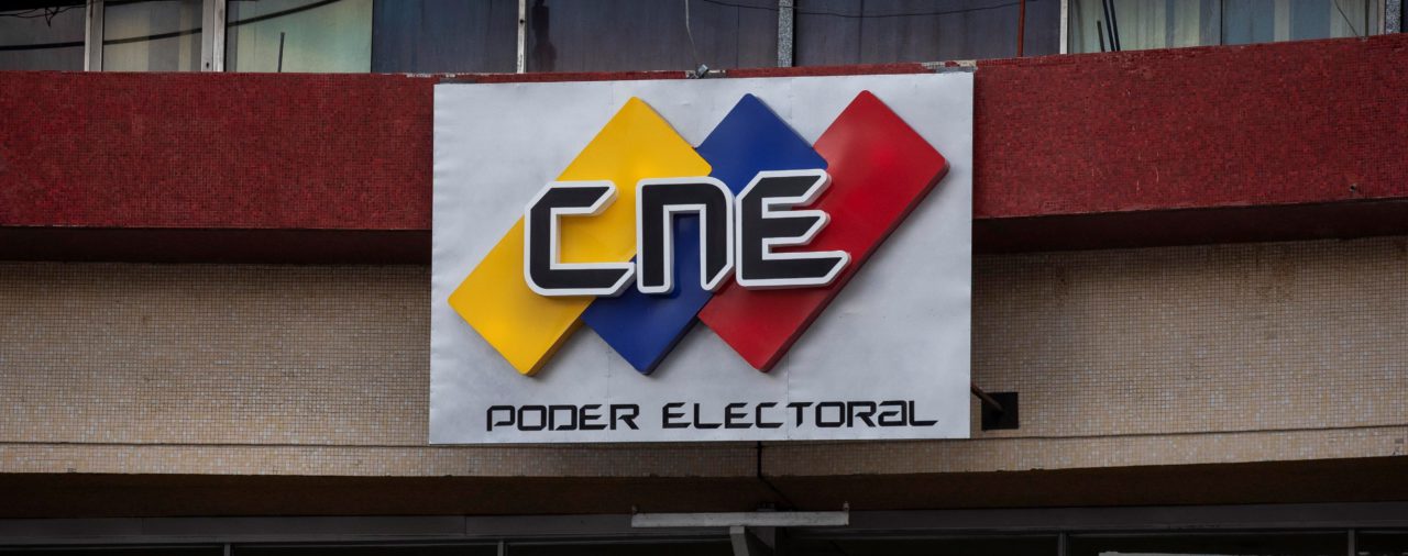 Pese a la condena internacional, el Consejo Electoral chavista convocó a elecciones parlamentarias para el 6 de diciembre