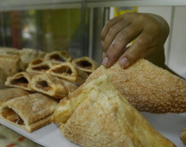 Panaderos suben el doble el precio al pan en Nicaragua para enfrentar la crisis