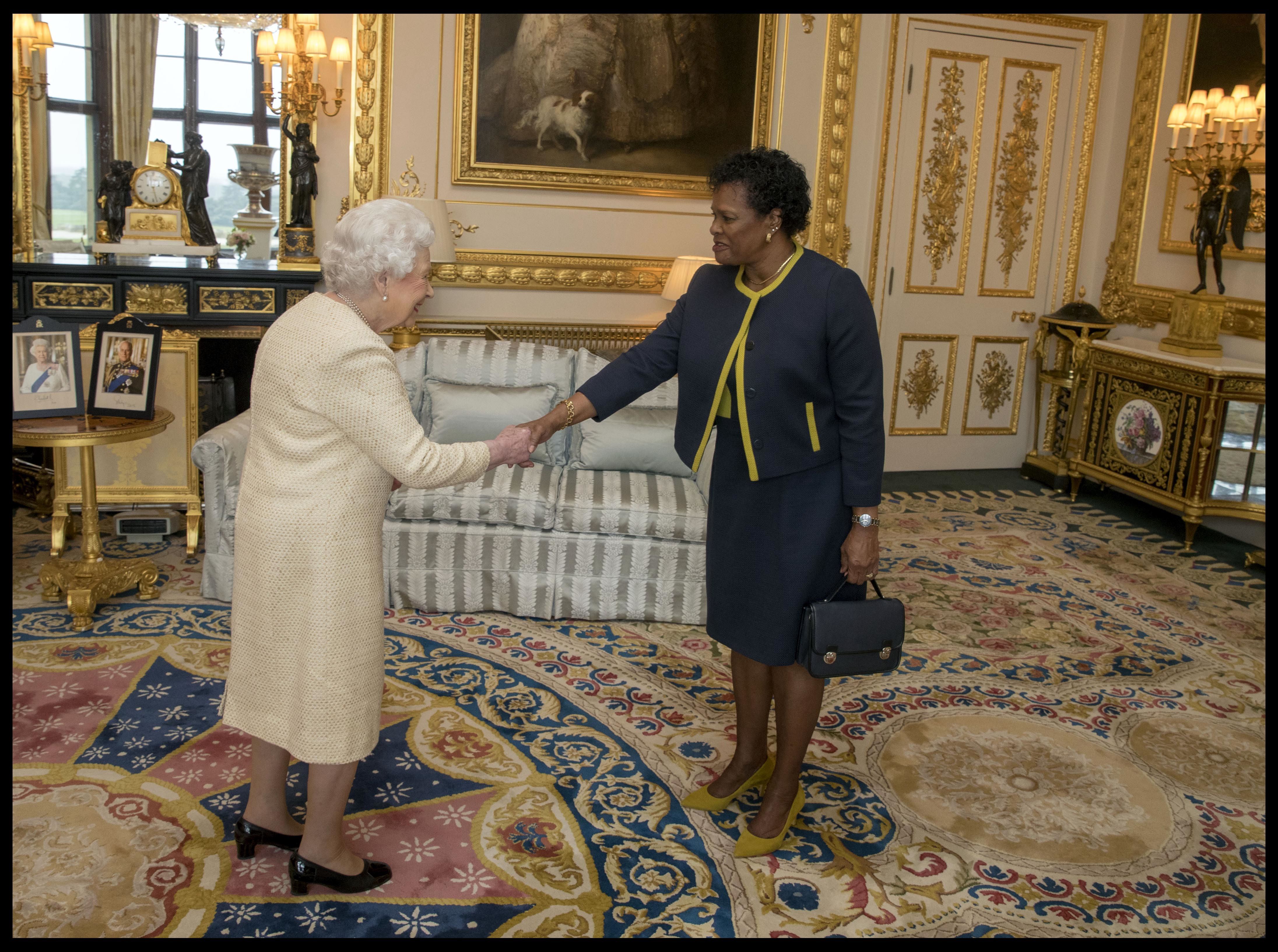 16/09/2020 La reina Isabel II de Inglaterra y la gobernadora general de Barbados, Sandra Mason. POLITICA EUROPA REINO UNIDO INTERNACIONAL I-IMAGES / ZUMA PRESS / CONTACTOPHOTO 