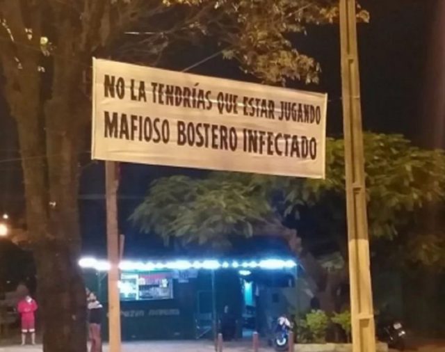 Boca fue recibido en Paraguay con unos reprochables pasacalles: “Mafioso bostero infectado”