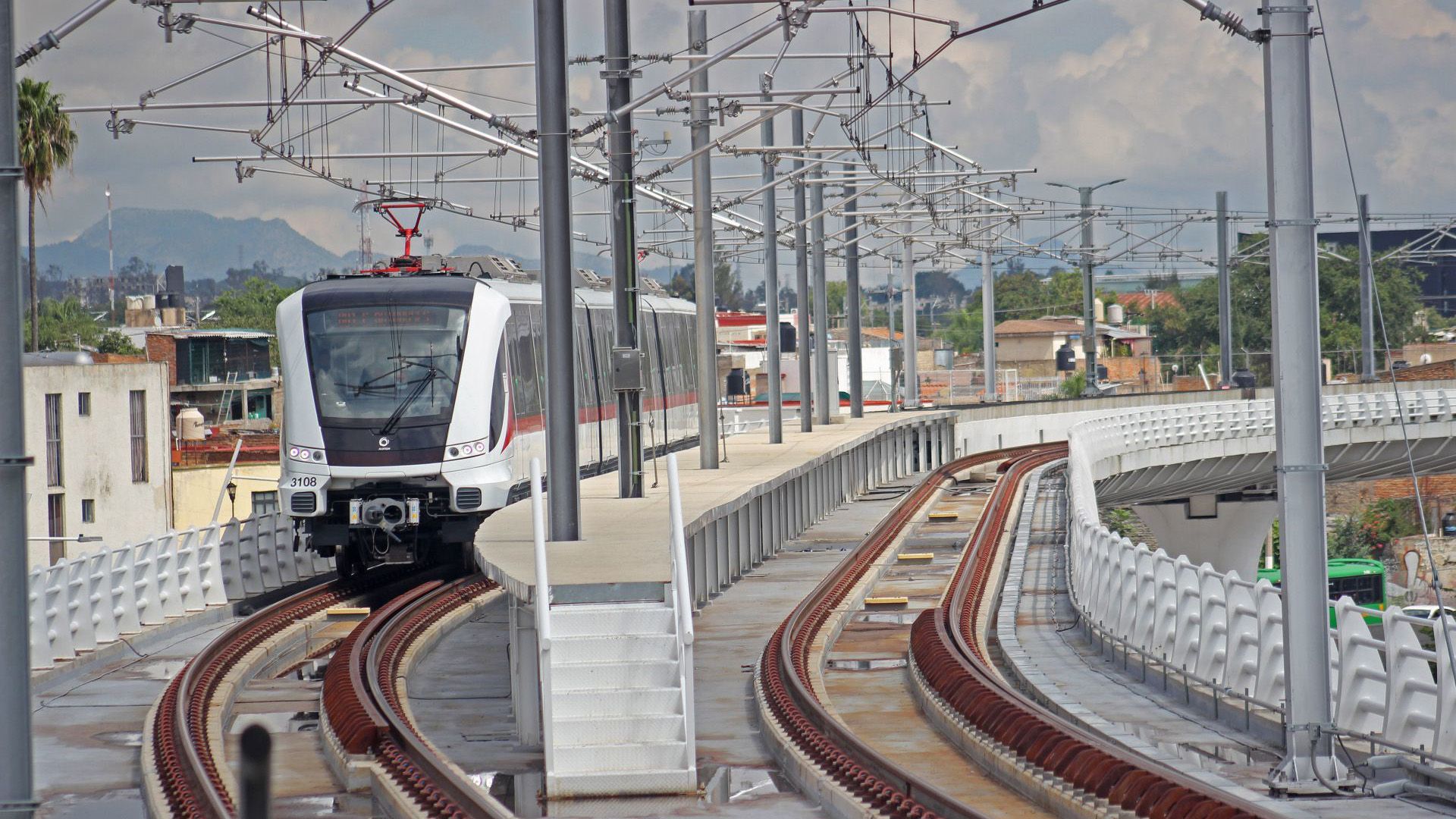Vista general del tren ligero en operaciones durante el recorrido para medios de comunicación por las instalaciones del Sistema de Tren Eléctrico Urbano (SITEUR) de la Línea 3 (Foto: Cuartoscuro)