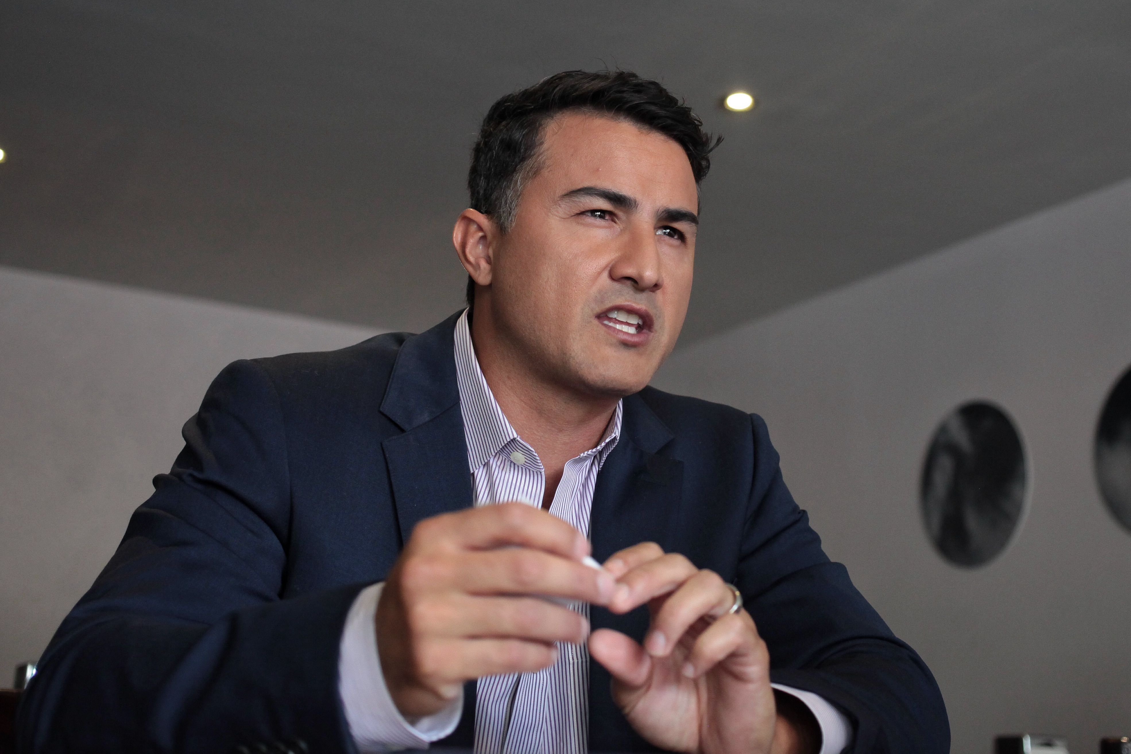 Edgar González, manejador de la selección mexicanade béisbol, habla durante una entrevista para Efe en Ciudad de México. EFE/Sáshenka Gutiérrez/Archivo 