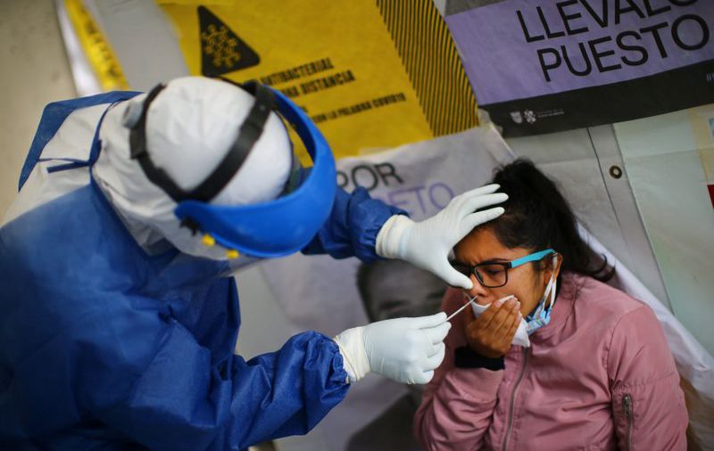 México supera los 67,000 decesos por coronavirus, contagios suman 629,409