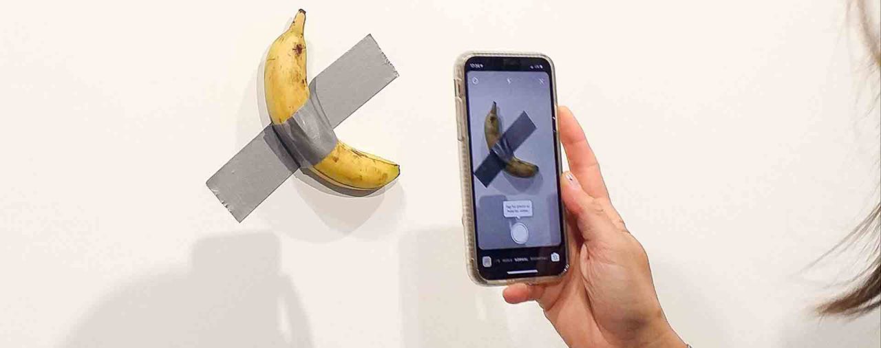 Un museo de EE.UU. exhibirá la polémica banana pegada con cinta a una pared, que se vendió por USD 120 mil