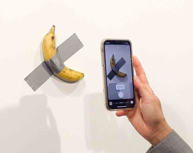 Un museo de EE.UU. exhibirá la polémica banana pegada con cinta a una pared, que se vendió por USD 120 mil