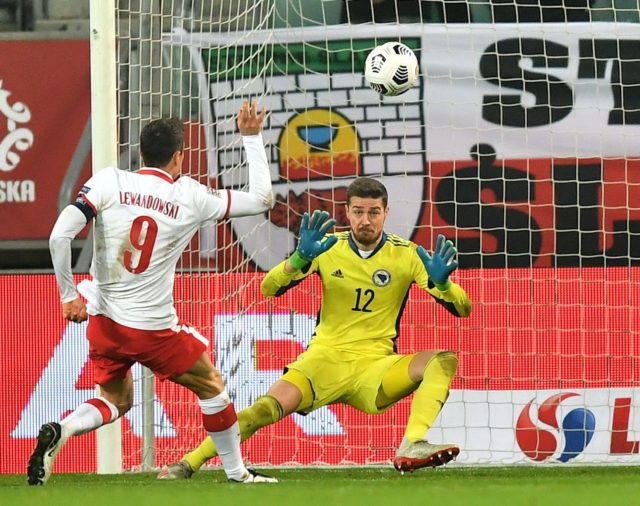 3-0. Lewandowski liquida a Bosnia