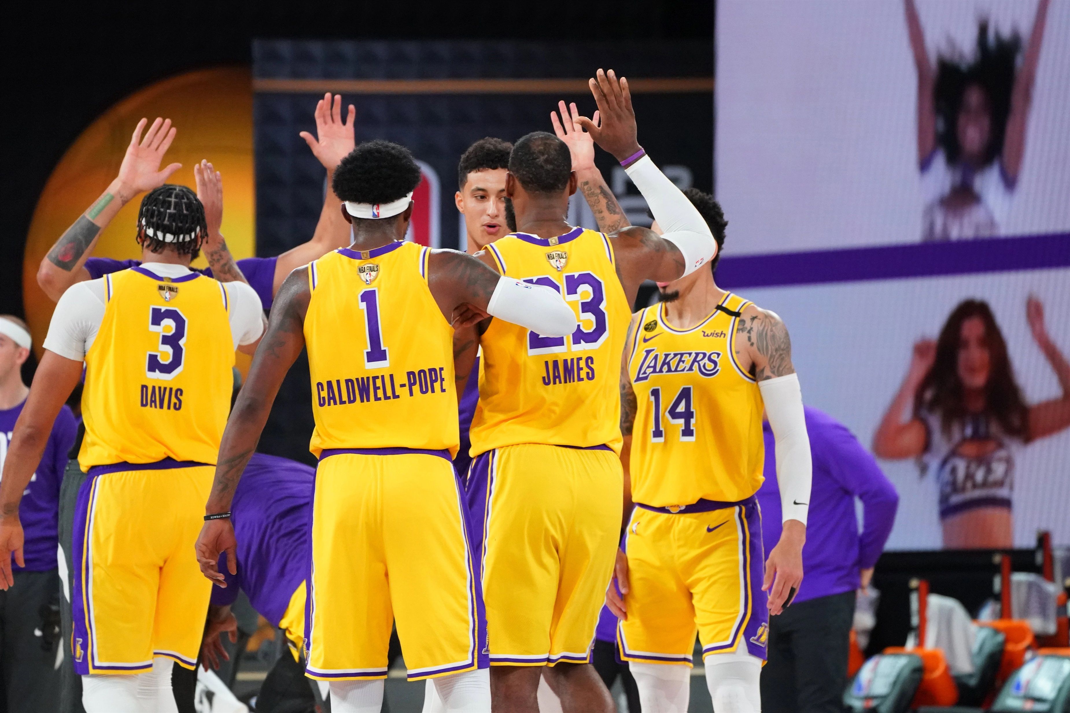 01/10/2020 Los Lakers celebran su victoria DEPORTES JESSE GARRABRANT 