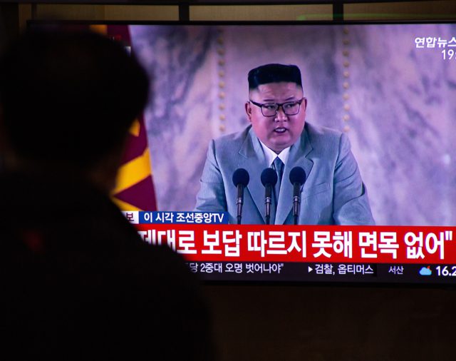 Kim Jong-un asiste al estreno de un nuevo espectáculo de gimnasia masiva