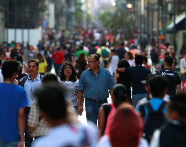 SONDEO-Recuperación de América Latina está en duda por temores fiscales y débil confianza