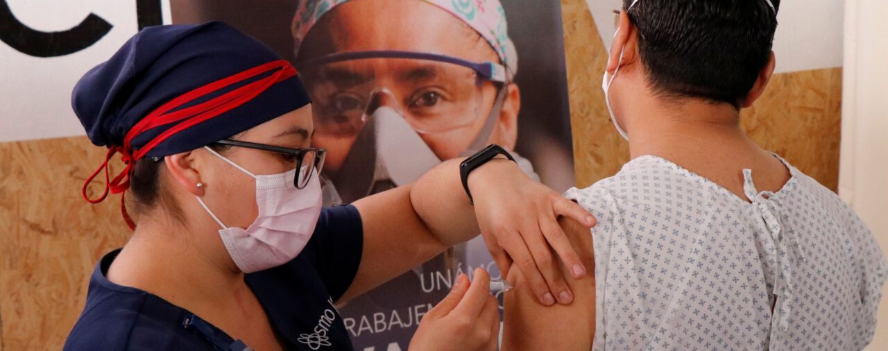 CDMX reclutará cerca de 8,000 voluntarios para aplicar prueba de vacuna contra COVID-19 de CanSino