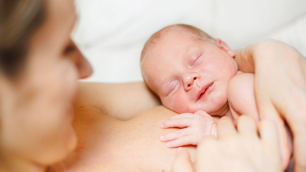 El nuevo estudio del NIH siguió a 4.900 mujeres luego del parto y halló que la cuarta parte presentó síntomas de depresión durante los primeros tres años de vida de sus hijos. (Shutterstock)