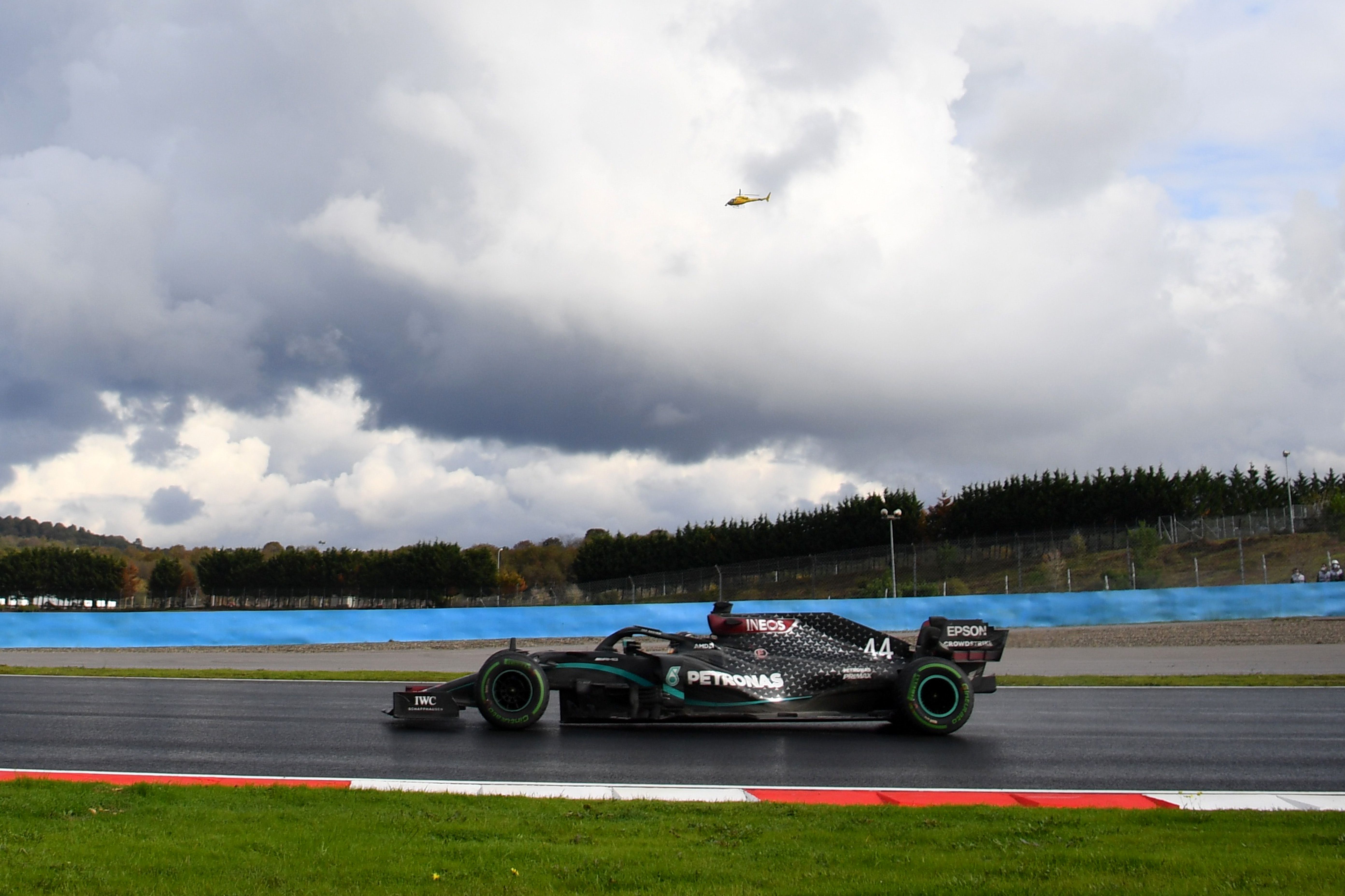 Formula One F1 - Turkish Grand Prix - Istanbul Park, Istanbul, Turkey - November 15, 2020 Mercedes' Lewis Hamilton in action during the race REUTERS/Clive Mason