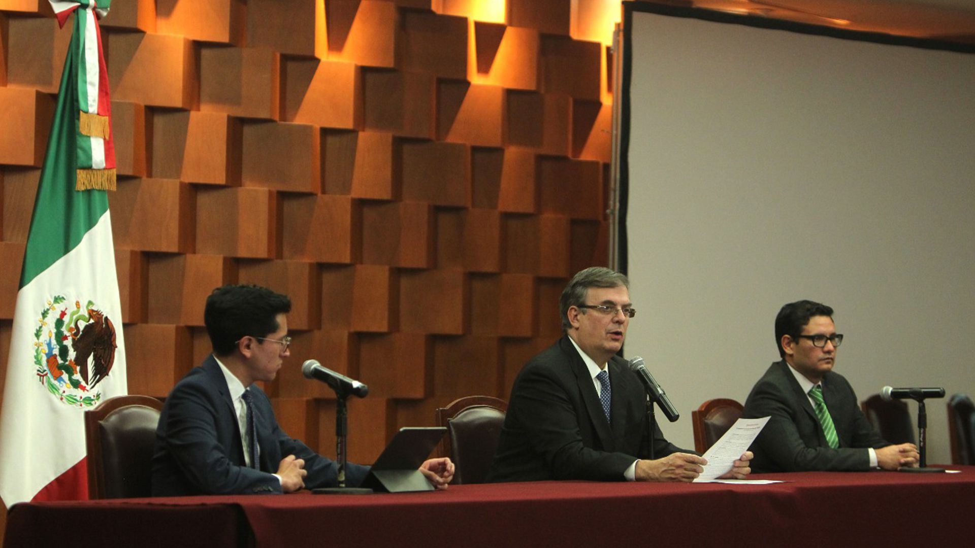 Marcelo Ebrard conferencia Cienfuegos (Foto: SRE)
