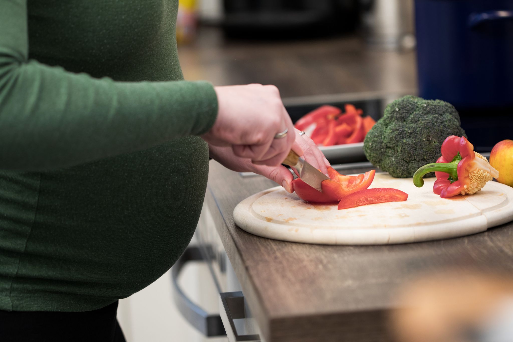 ILUSTRACIÓN - Para las embarazadas veganas y vegetarianas puede ser recomendable consumir suplementos para prevenir un eventual déficit de vitamina B12 en el bebé. Foto: Christin Klose/dpa