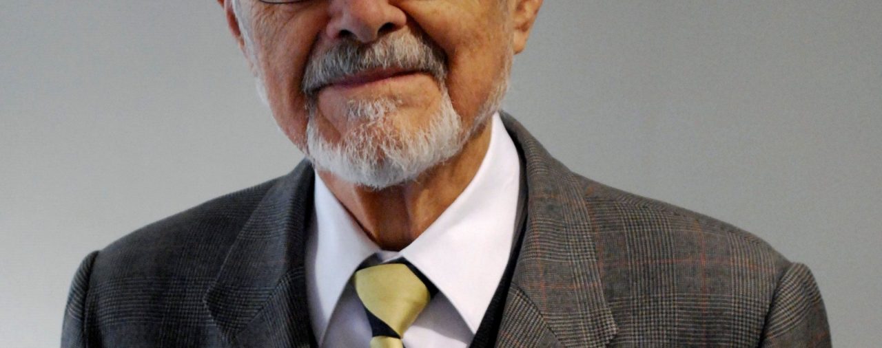 El científico mexicano Ruy Pérez Tamayo gana el 23 Premio Menéndez Pelayo