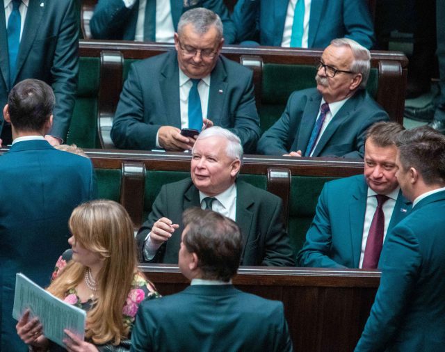 Polonia.- Fracasa la moción de censura contra el viceprimer ministro de Polonia, Jaroslaw Kaczynski